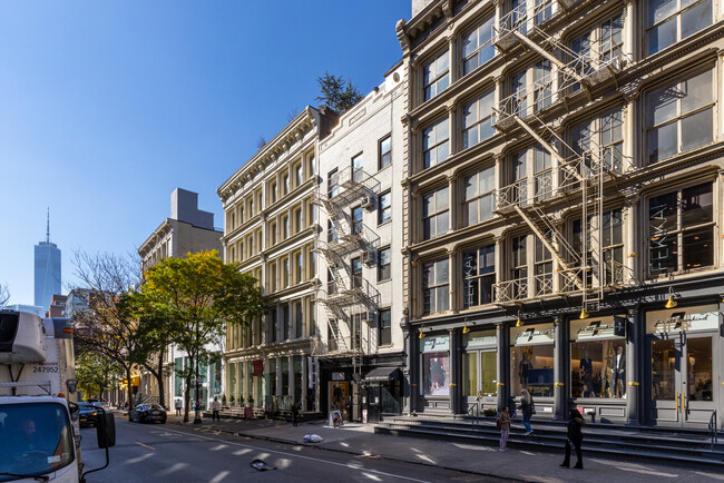 390 W Broadway in New York, NY - Foto de edificio - Building Photo