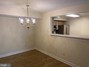 12233 Fairfield House Dr in Fairfax, VA - Building Photo - Building Photo