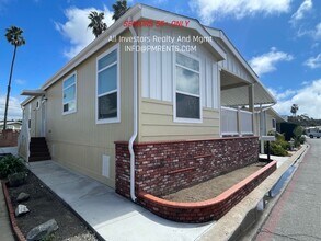 141 Douglas Dr in Oceanside, CA - Building Photo - Building Photo