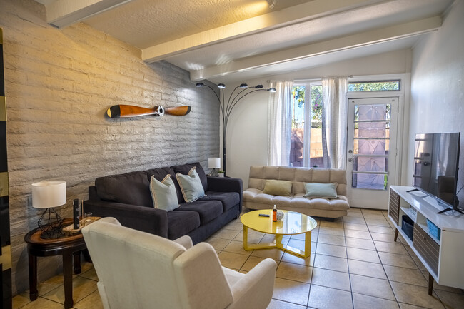 4406 E Hubbell St, Unit 4 in Phoenix, AZ - Building Photo - Building Photo