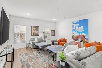 2606 SW Livingston Square in Bentonville, AR - Building Photo - Building Photo