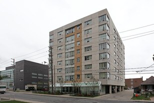 659 Northcliffe Blvd in Toronto, ON - Building Photo