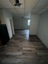 308 Maple Ave, Unit 5 in Westbury, NY - Building Photo - Building Photo