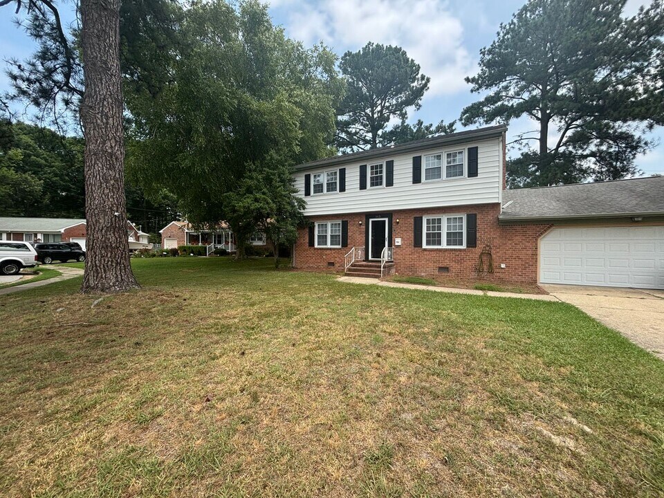 365 Nassau Pl in Hampton, VA - Building Photo
