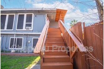 745 E Mulberry Ave in San Antonio, TX - Building Photo - Building Photo