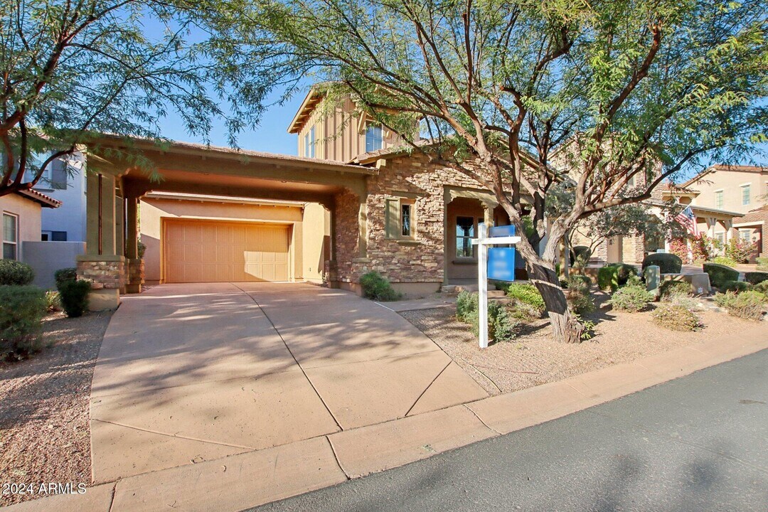 9344 E Via De Vaquero Dr in Scottsdale, AZ - Building Photo