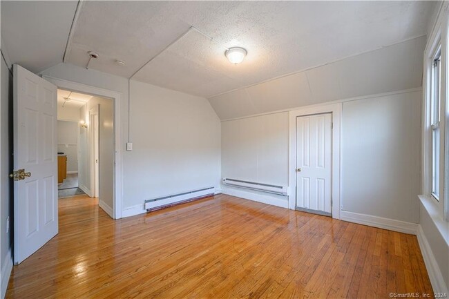 49 Johnson St, Unit 3 in Waterbury, CT - Building Photo - Building Photo