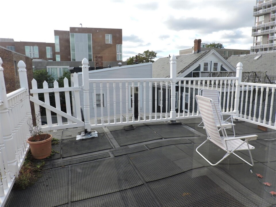 7 Elmer St, Unit 2 in Cambridge, MA - Building Photo
