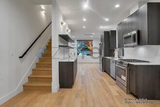 2623 44th Ave SW in Seattle, WA - Building Photo - Building Photo