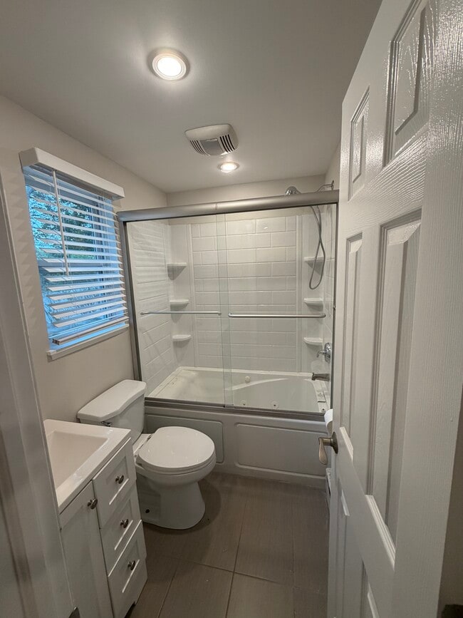 5 Star Rd in Rocky Point, NY - Building Photo - Building Photo