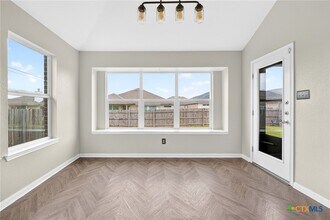 102 W Libra Dr in Killeen, TX - Building Photo - Building Photo