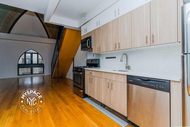 618 Bushwick Ave, Unit 311 in Brooklyn, NY - Building Photo - Building Photo