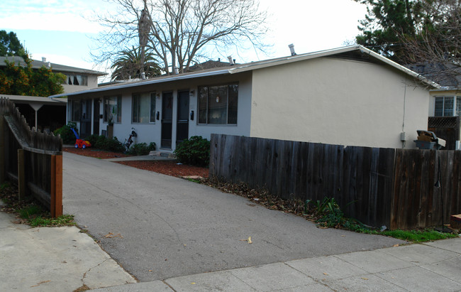 251 Higdon Ave in Mountain View, CA - Building Photo - Building Photo