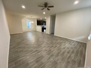 11834 Burnett Rnch in San Antonio, TX - Building Photo - Building Photo