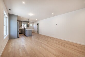 330 Pleasantview Ave in Bridgeport, CT - Building Photo - Building Photo