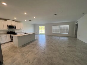 4263 Villa Rapallo Wy in North Fort Myers, FL - Foto de edificio - Building Photo