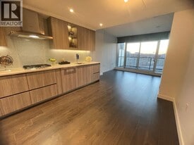 4720 Lougheed Hwy. in Burnaby, BC - Building Photo