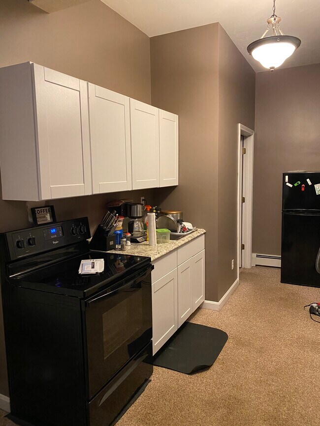 29 Lake Sargent Dr Rentals in Leicester, MA