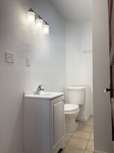71 Ayrault St, Unit 3 in Providence, RI - Foto de edificio - Building Photo