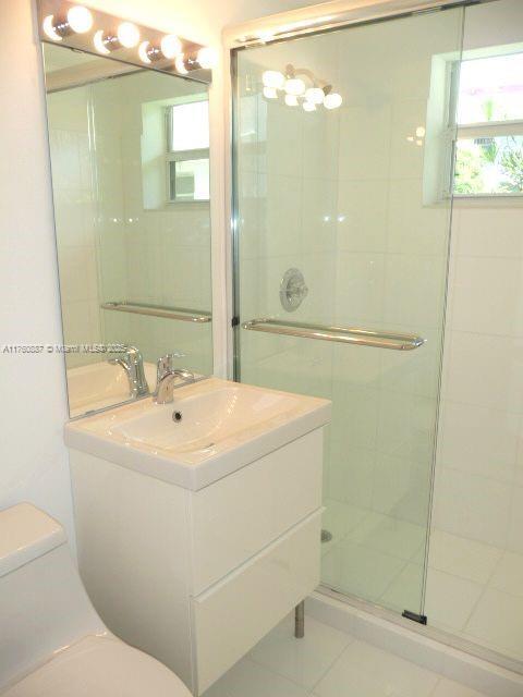 6944 Byron Ave in Miami Beach, FL - Building Photo - Building Photo
