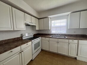 20 E Ave B in Melbourne, FL - Building Photo - Building Photo
