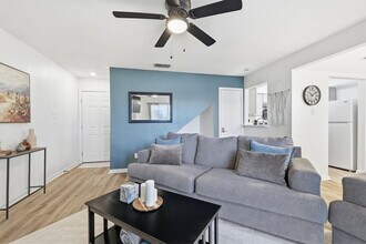 2162 E Arkansas Ln in Arlington, TX - Building Photo - Building Photo