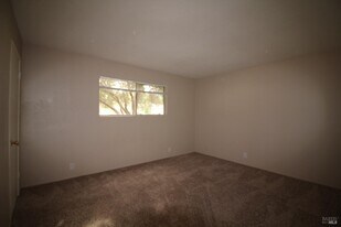 1567 Alamo Dr in Vacaville, CA - Building Photo