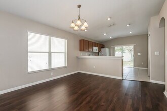 7804 Maroon Peak Dr in Ruskin, FL - Foto de edificio - Building Photo