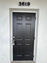 3611 N Dixie Hwy in Oakland Park, FL - Building Photo - Building Photo