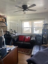 1840 Middleton Pl in Los Angeles, CA - Building Photo - Building Photo