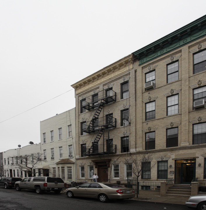 287 Troutman St in Brooklyn, NY - Foto de edificio