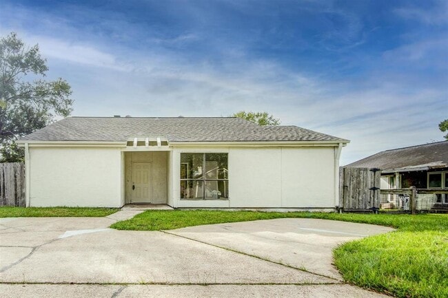 3855 Heatherwood Dr in Beaumont, TX - Building Photo - Building Photo