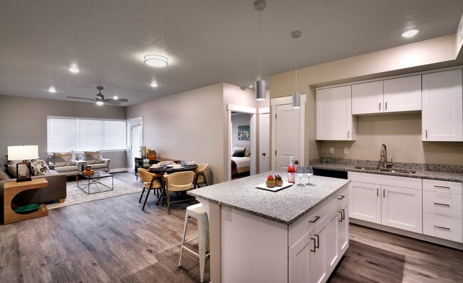 Coyote Creek in Washington, UT - Building Photo - Building Photo