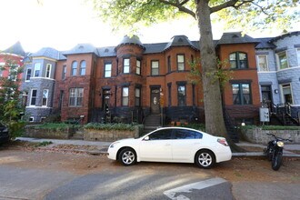 25 Quincy Pl NW in Washington, DC - Building Photo - Building Photo