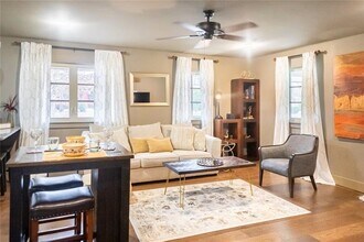 301 NW F St in Bentonville, AR - Building Photo - Building Photo