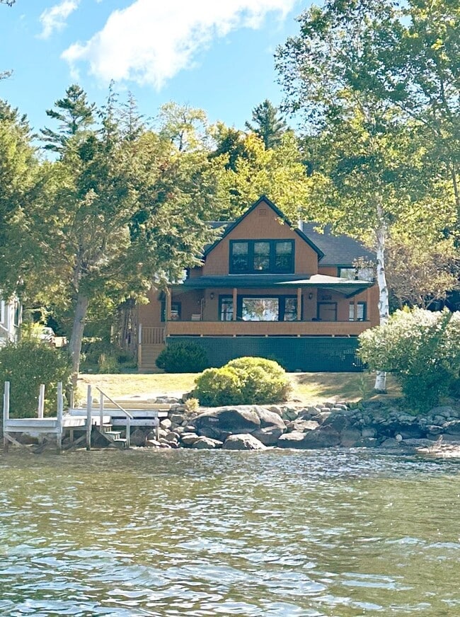 9 Lakeside Rd in Newbury, NH - Building Photo - Building Photo