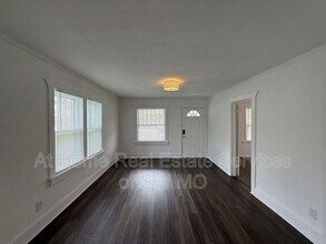 1021 W Turner St in Springfield, MO - Building Photo - Building Photo