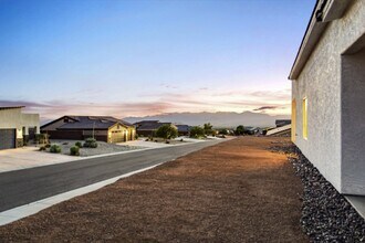 2591 Trade Wind Dr in Bullhead City, AZ - Building Photo - Building Photo