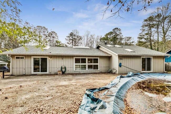 property at 3121 Lynnray Dr