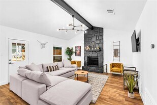 5106 Lambs Ln in Austin, TX - Building Photo