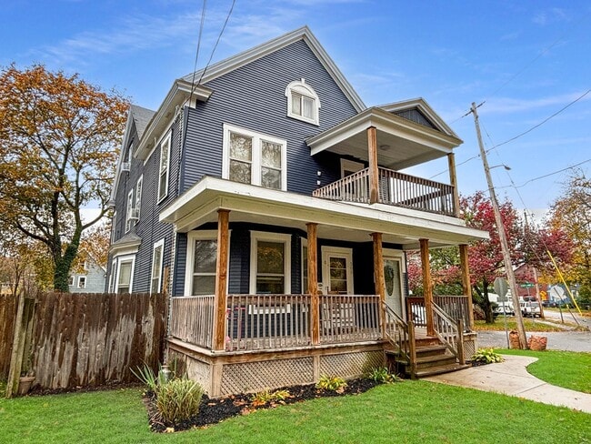 300 Milburn Dr in Syracuse, NY - Building Photo - Building Photo