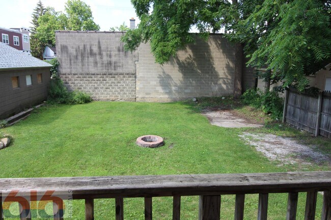 813 Douglas St NW in Grand Rapids, MI - Building Photo - Building Photo