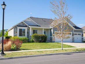 593 W Lewis Ln in Saratoga Springs, UT - Building Photo - Building Photo