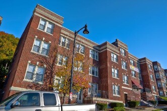 1713 Commonwealth Ave in Boston, MA - Building Photo - Building Photo