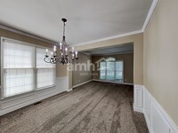 393 Cherry Tree Ln in Marietta, GA - Foto de edificio - Building Photo