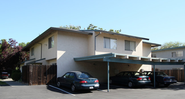 Crescent Villa in Davis, CA - Foto de edificio - Building Photo