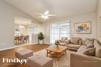 4071 Forecast Dr in Brandon, FL - Foto de edificio - Building Photo