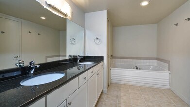 Harbor Steps in Seattle, WA - Building Photo - Building Photo