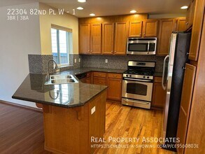 22304 82nd Pl W in Edmonds, WA - Building Photo - Building Photo