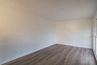 2707 Scarlet Cir in Charlotte, NC - Building Photo - Building Photo